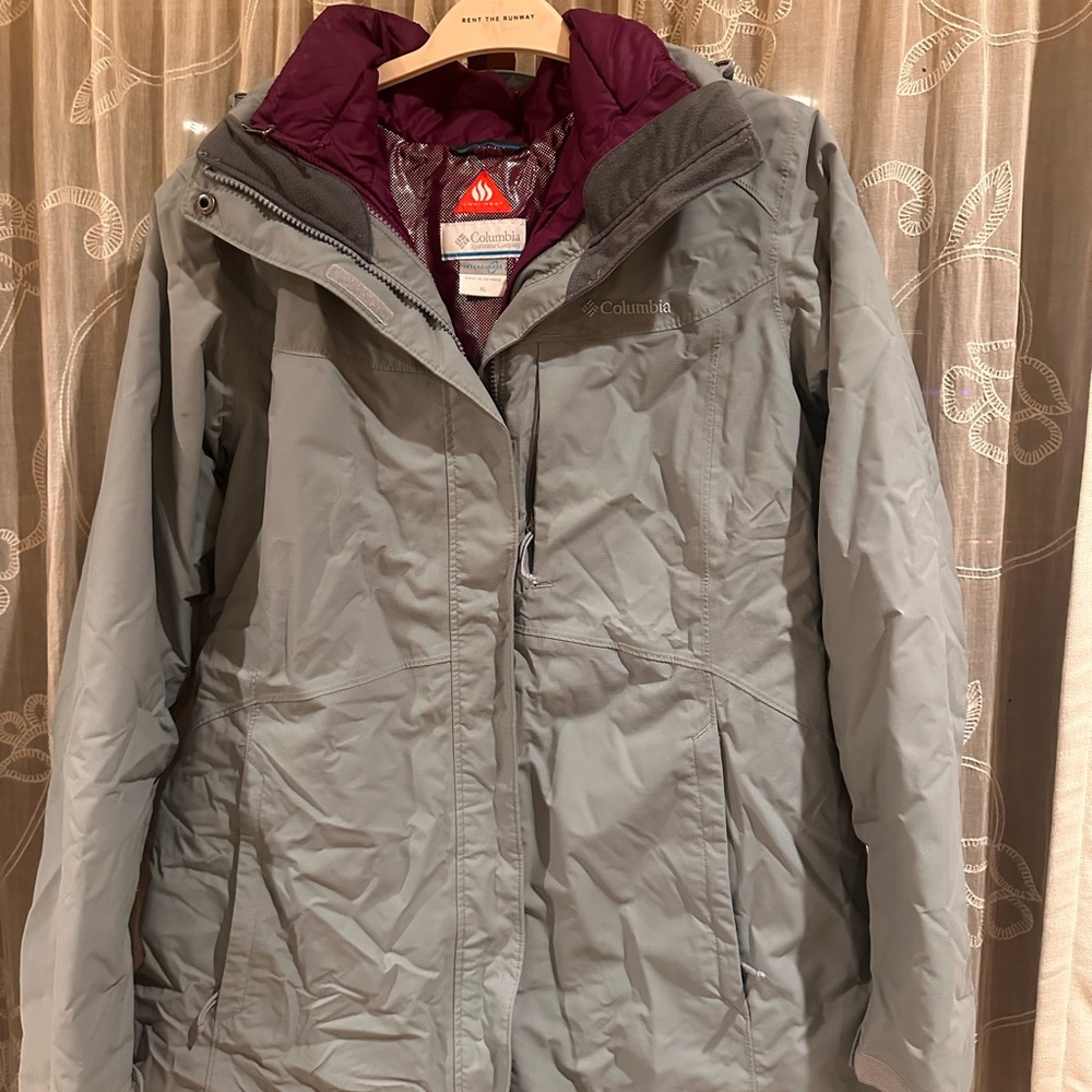 Columbia Women's Gray Snow/Ski Jacket with Removable puffer liner